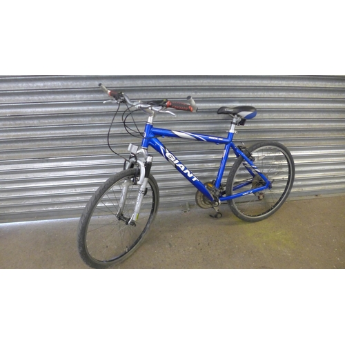 2130 - A Giant Rock SE aluminium framed hardtail mountain bike