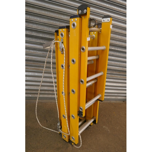 2158 - A 4 x 5 rung extending pulley ladder