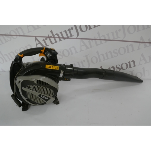 2166 - A Titan TTL 684BUC petrol leaf blower