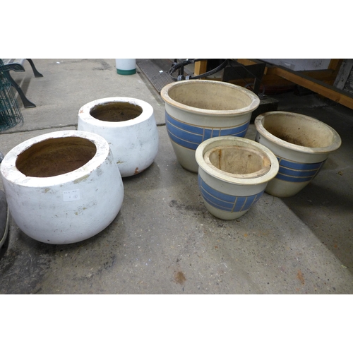 2177 - 6 various garden planters