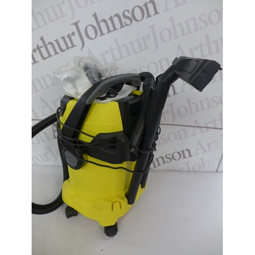 2244 - A Karcher WD5, 25 litre corded wet and dry vacuum