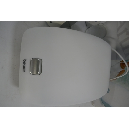 2261 - A Beurer LB44 humidifier (Boxed) and a Beurer TC40 bridge light