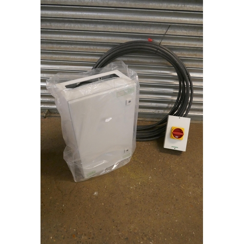 2265 - Approximately 19m of 3 core armoured cable with a weather proof isolator and a outdoor electrical bo... 