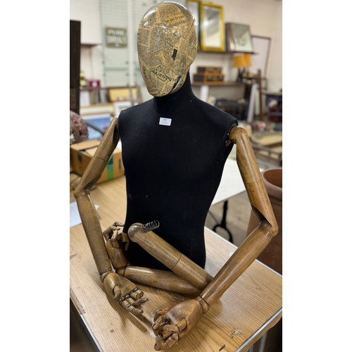 319 - An articulated half mannequin