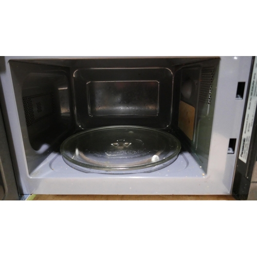 6043 - Panasonic Solo Black Microwave, (333-174) *This lot is subject to VAT