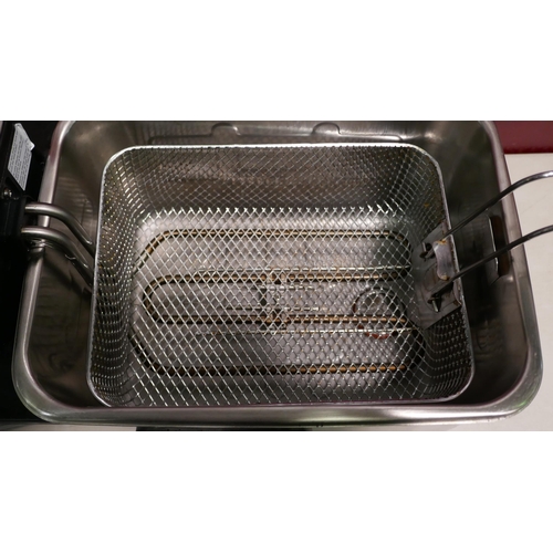 6055 - Tefal Fryer -  Model: (FR804140), (333-194) *This lot is subject to VAT