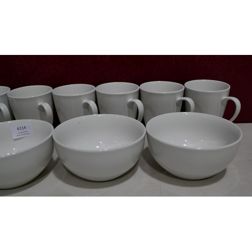 6114 - Porcelain crossroads Dinner Set(332-486) *This lot is subject to vat