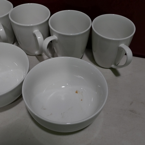 6114 - Porcelain crossroads Dinner Set(332-486) *This lot is subject to vat