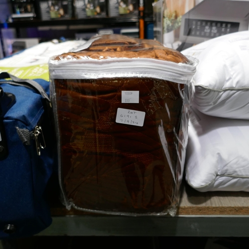 6191S - Kensington Rust Kingsize duvet Cover And Pillow Set, (333-82) *This lot is subject to VAT