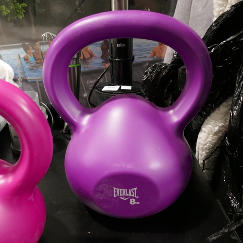 6197 - Everlast Kettlebell Weight ( 1x 3kg, 1x 8Kg), (333-73) *This lot is subject to VAT