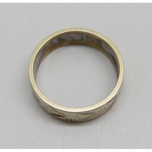 1014 - A 9ct gold ring, 4.9g, Q