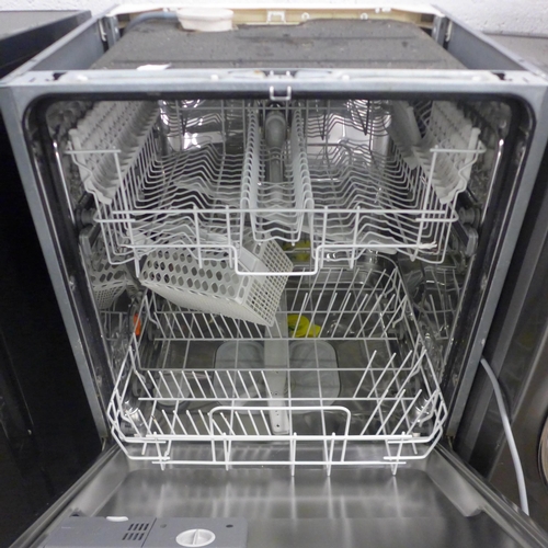 5111 - A Zanussi integrated dishwasher