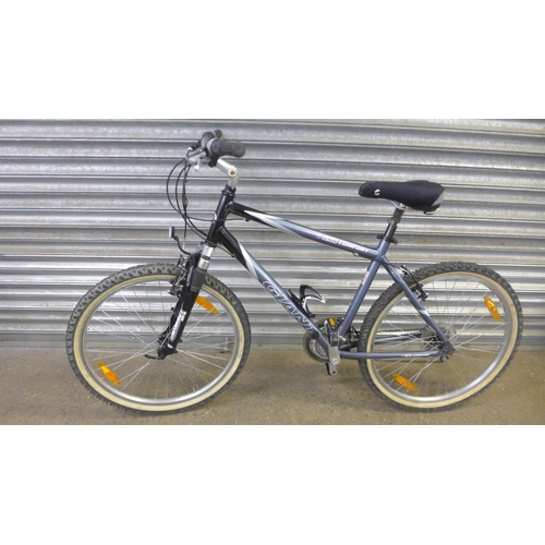 5143 - A Giant GSR Comfort medium sized aluminium framed, front suspension hardtail mountain bike with grip... 