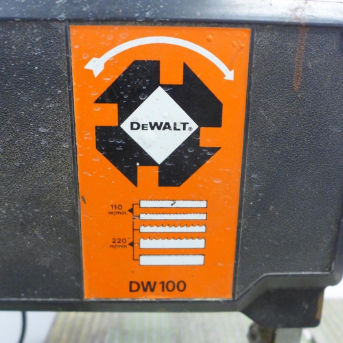 5018 - A Dewalt DW100 204v band saw