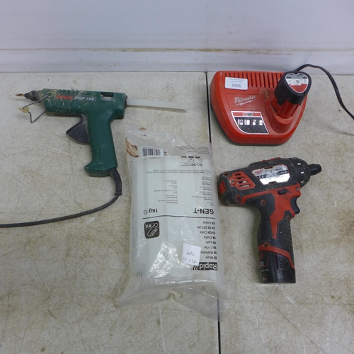 5025 - A Bosch PKP18E, 240V hot glue gun with a pack of 190mm glue sticks and a Milwaukee M12 BD 12v cordle... 