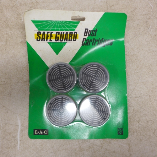 5032 - A Powercap IP safety mask with a pack of 4 safeguard 4 dust cartridges