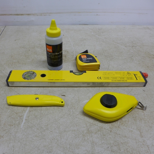 5034 - A set of B&Q items including an optical level, a tape measure, a spirit level, a safety knife, tripo... 