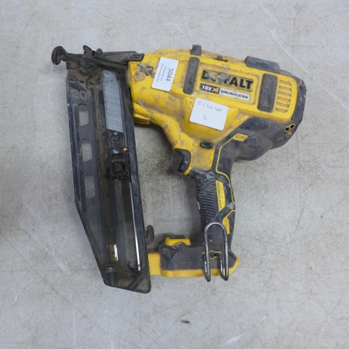 5044 - A DeWalt DCN660 cordless 18V XR brushless nailer and a DeWalt tool bag