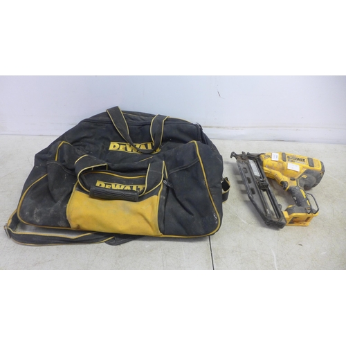 5044 - A DeWalt DCN660 cordless 18V XR brushless nailer and a DeWalt tool bag