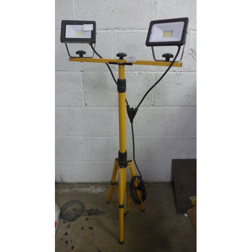 5055 - A twin LED work light on an adjustable tripod stand