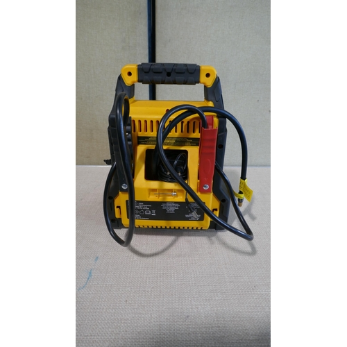 6044 - Cat Jump Starter 1200 Amp - This lot requires a UK adapter (334-574) *This lot is subject to Vat