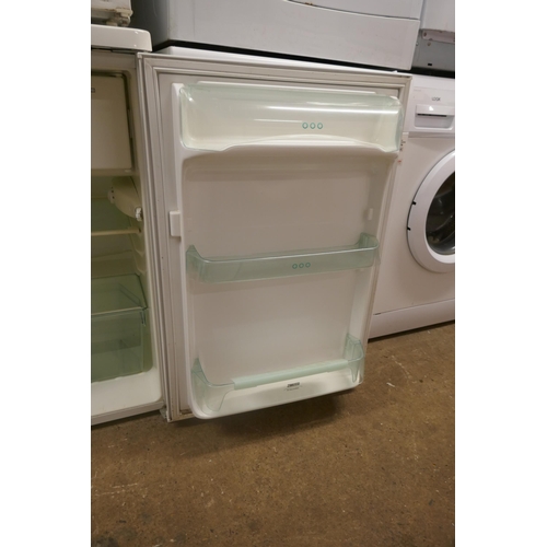 5120A - A Zanussi ZERT6546 free standing under counter fridge