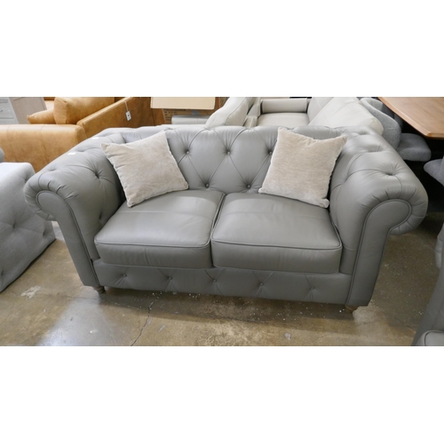 3098 - A grey leather Chesterfield 2.5 seater sofa