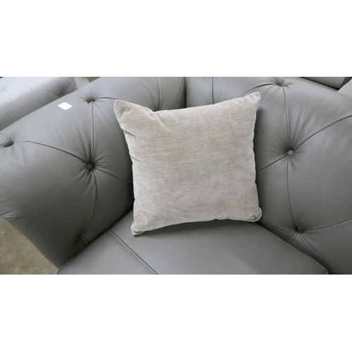 3098 - A grey leather Chesterfield 2.5 seater sofa