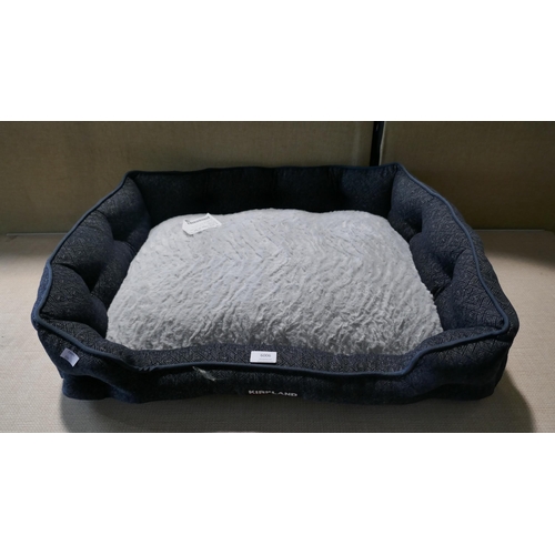 6006 - Kirkland Signature Tufted Cuddler Pet Bed (334-165) *This lot is subject to Vat