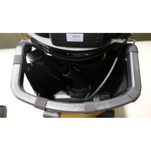 6013 - Dewalt 38L Wet Dry Vacuum cleaners - Eu - This lot requires UK adapters (334-114,153) *This lot is s... 