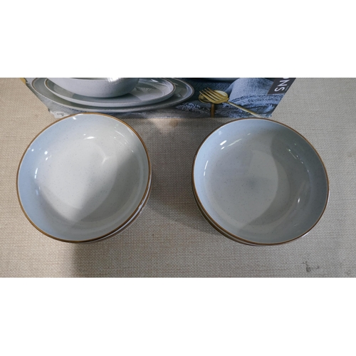 6026 - Options Dinner Set  (334-140) *This lot is subject to Vat