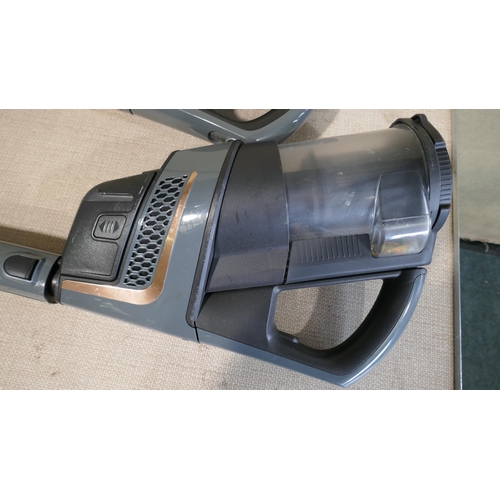 6032 - 2x Miele Triflex 3-In-1 Hx1 Vacuum Cleaner's (One Charger) - This lot requires a UK adapter (334-593... 