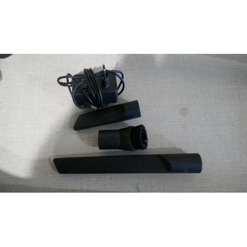 6032 - 2x Miele Triflex 3-In-1 Hx1 Vacuum Cleaner's (One Charger) - This lot requires a UK adapter (334-593... 