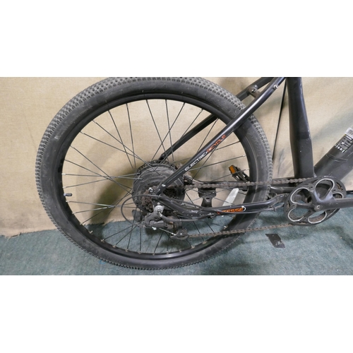 6058 - Vitesse Force E Bike with Charger (Requires Attention)  - This lot requires a UK adapter (334-40) *T... 