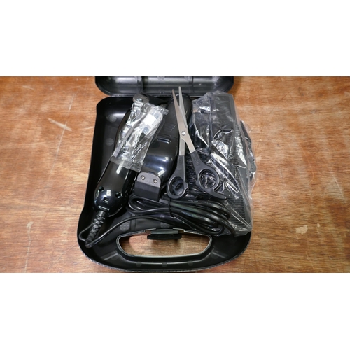 6105 - Wahl Deluxe Combi Hair Clipper Set -Eu - This lot requires a UK adapter (334-32) *This lot is subjec... 