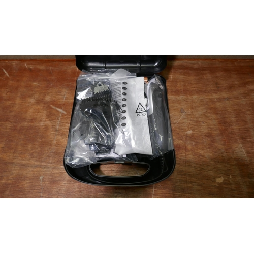 6108 - Wahl Deluxe Combi Hair Clipper Set -Eu - This lot requires a UK adapter (334-429) *This lot is subje... 