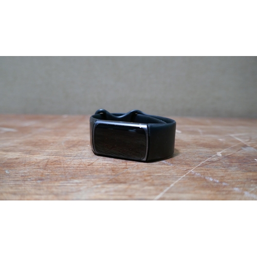 6124 - Fitbit Charge 5 activity band - This lot requires a UK adapter (334-608) *This lot is subject to Vat