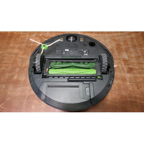 6128 - Irobot Roomba I7150 Vacuum Cleaner (Incomplete)   - This lot requires a UK adapter (334-559) *This l... 