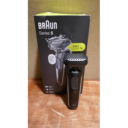 6132 - Braun Shaver Series 5     - This lot requires a UK adapter (334-436) *This lot is subject to Vat