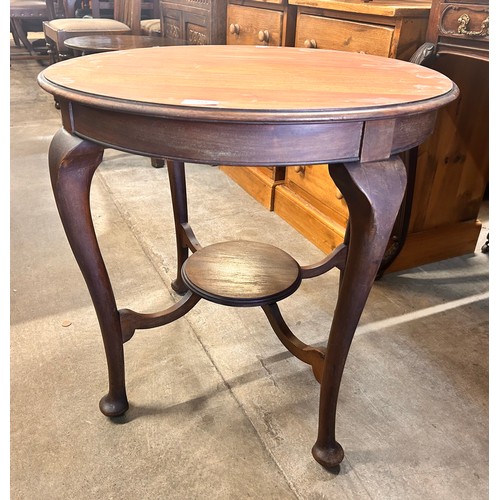 211 - An Edward VII mahogany circular occasional table