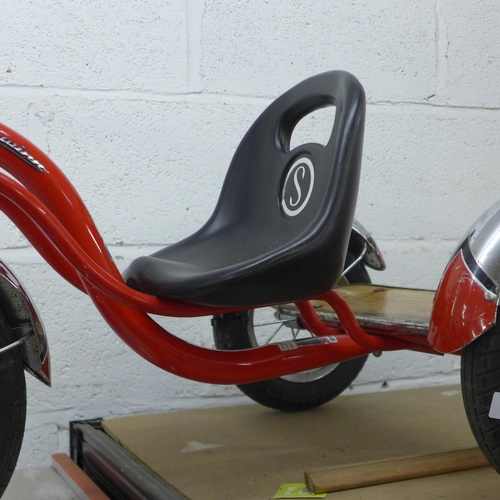 5076 - A Schwinn vintage style childs tricycle