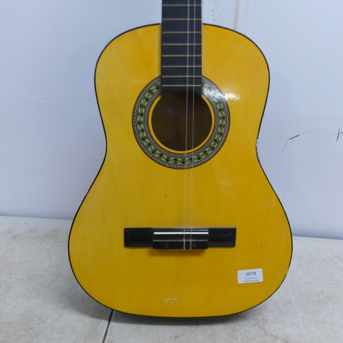 5078 - An acoustic guitar