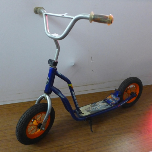 5139 - A Magna Crossfire children’s all terrain scooter