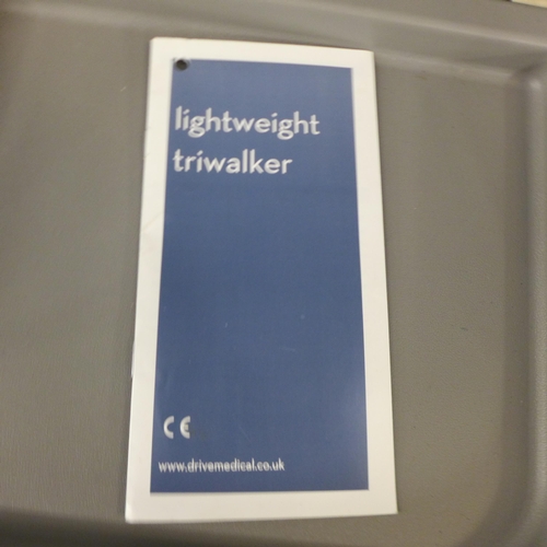 5151 - A lightweight tri-walker