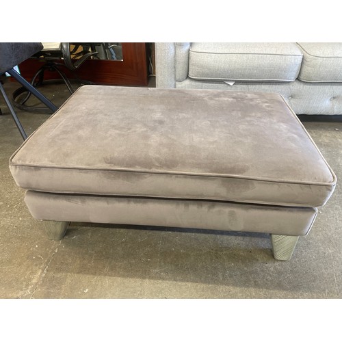 3173 - A mink velvet footstool