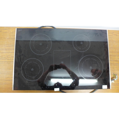 5322 - A Siemens HMMT580 5 zone hob with glass top