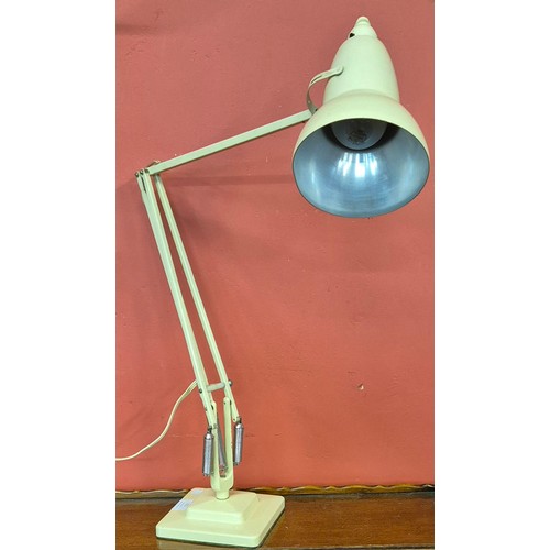 323 - A Herbert Terry & Sons Ltd. cream metal anglepoise desk lamp