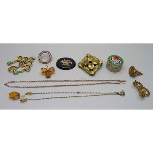 1009 - A pill box with micro-mosaic lid, a fob, a micro-mosaic plaque, three brooches, etc., (four stone br... 