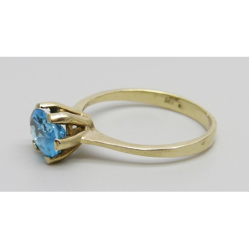 1035 - A 14ct gold and blue stone ring, 2.3g, Q