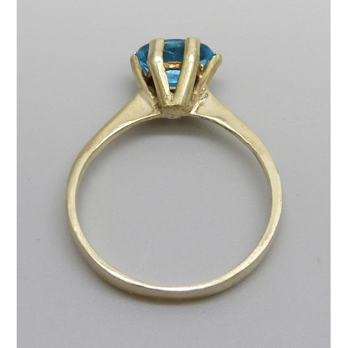 1035 - A 14ct gold and blue stone ring, 2.3g, Q